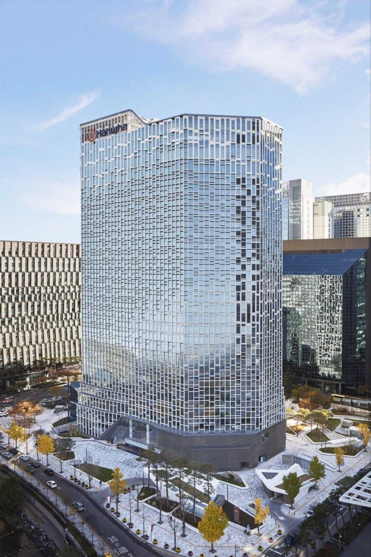 Hanwha Stock Doubles in a Year as Investors Watch Post-Spinoff Momentum